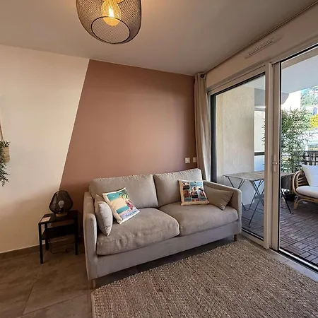 T2 Centre Ville/plage/commerces/clim *